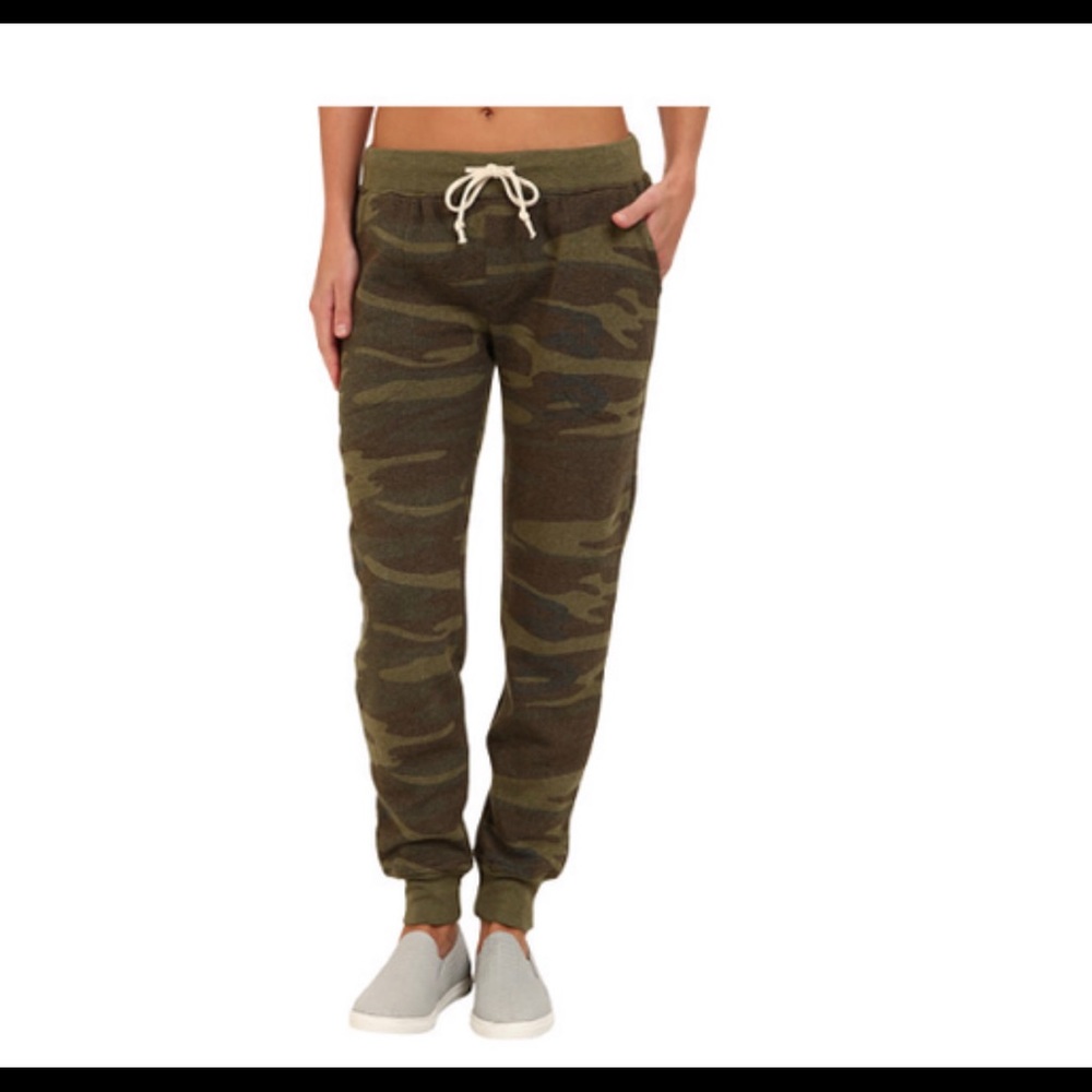 Insanely soft camo sweats. Camouflage sweatpants.